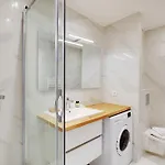 Bright 1 Bdr 4 P Republique-belleville Appartement
